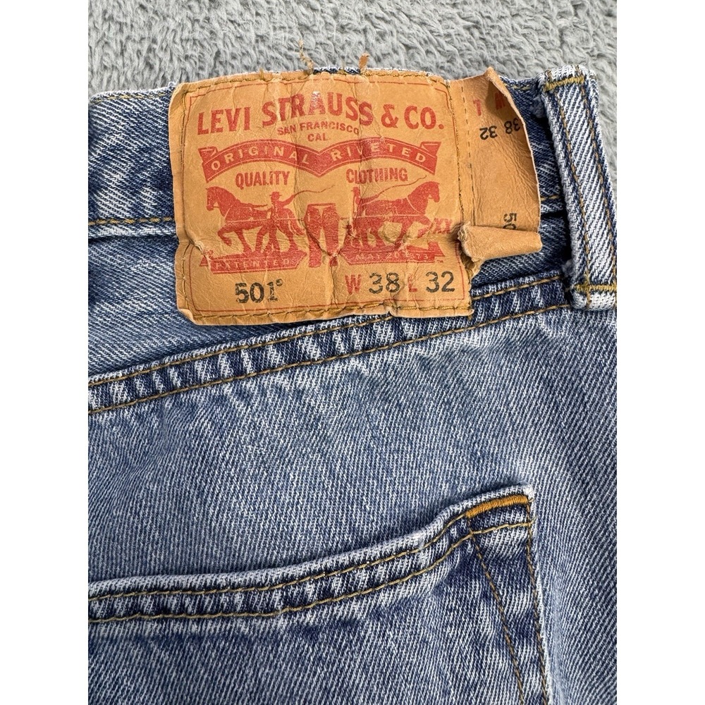 Levis 501 Jeans Mens 38x32 Blue Distressed‎ Denim Straight Leg Button Fly - Picture 2 of 11